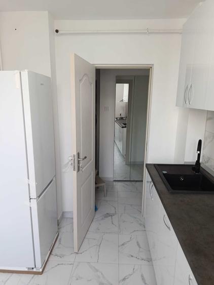 Apartament cu 2 camere semidecomandat în Calea București