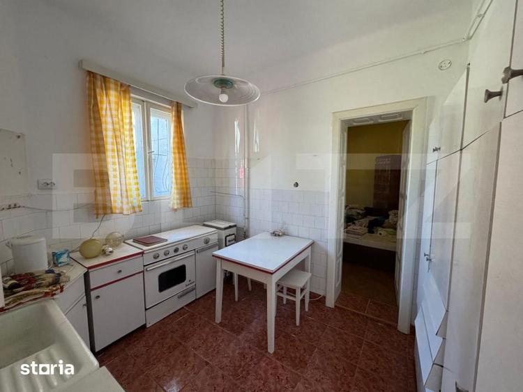 Casă cu 6 camere cu Teren 700 Mp în 700