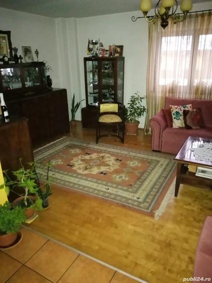 Casă cu 2 camere cu Teren 2800 Mp în Central