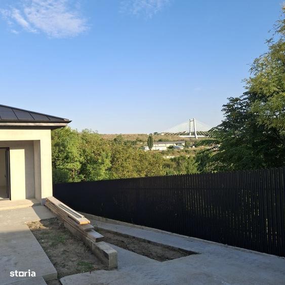 Casă cu 4 camere în Exterior Vest