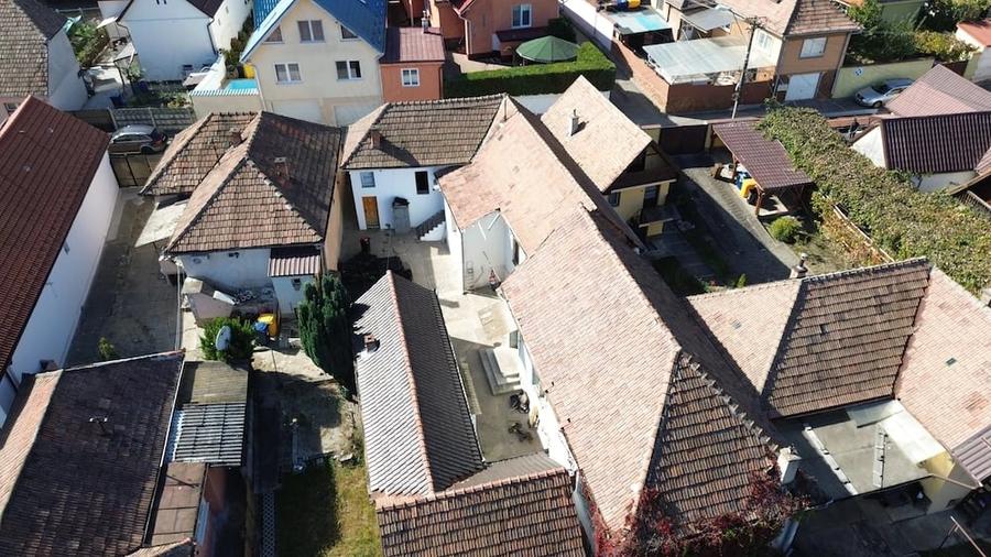 Casă cu 5 camere cu Teren 750 Mp în Central