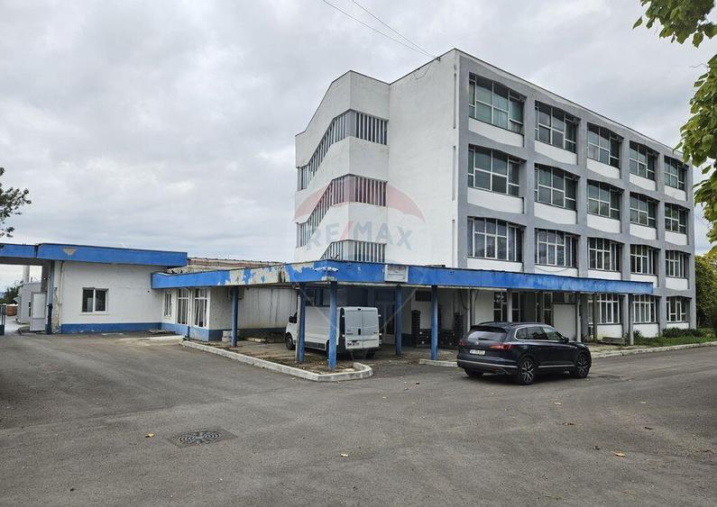 Spațiu comercial, de 26,320 mp, în Negrești-Oaș