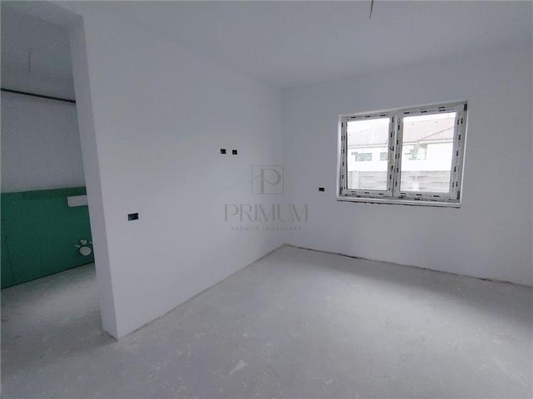 Duplex cu 4 camere cu Canalizare în Moșnița Nouă