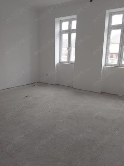 Spațiu comercial, de 100 mp, în Cărpiniș