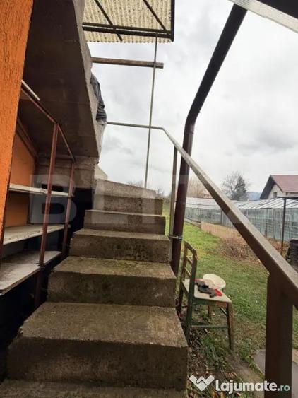 Casă cu 7 camere cu Teren 2285 Mp în Tohanu Vechi