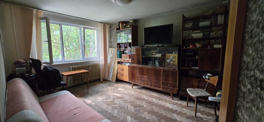 Apartament cu 4 camere decomandat în Titan