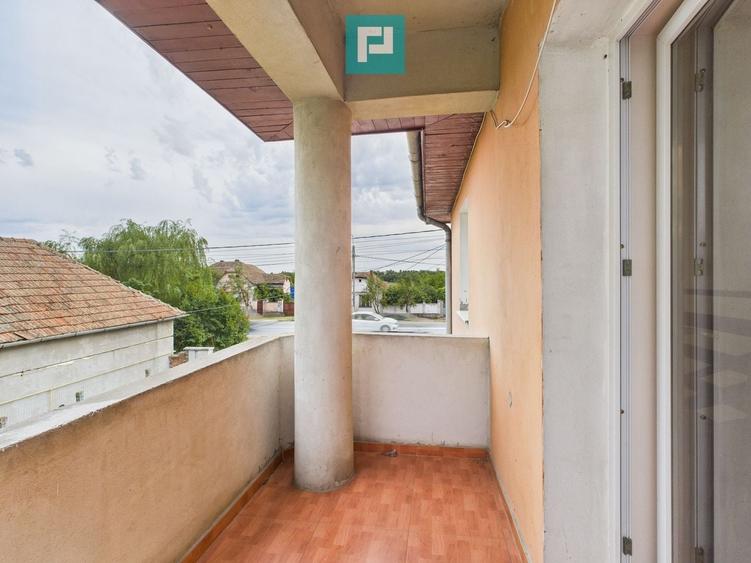 Casă individuală cu 5 camere cu Canalizare în Remetea Mare