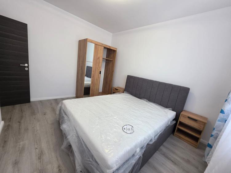 Apartament cu 2 camere semidecomandat în 1 Decembrie