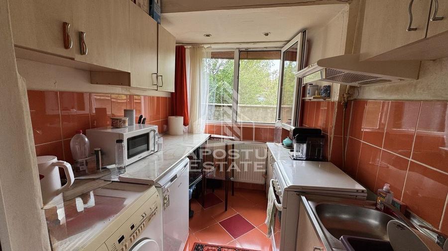 Apartament cu 2 camere semidecomandat în Lipovei