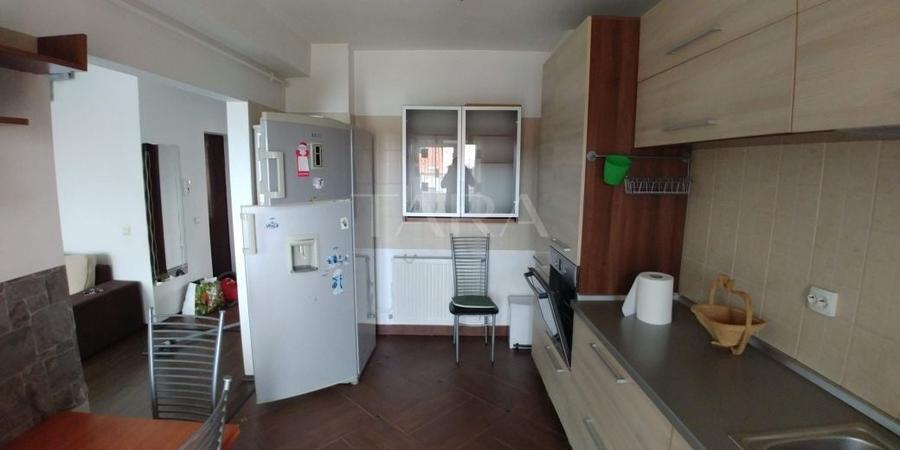 Apartament cu 4 camere semidecomandat, mobilat în Europa