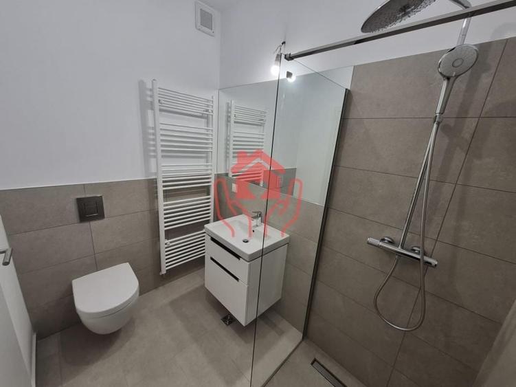 Apartament cu 4 camere decomandat în Băneasa