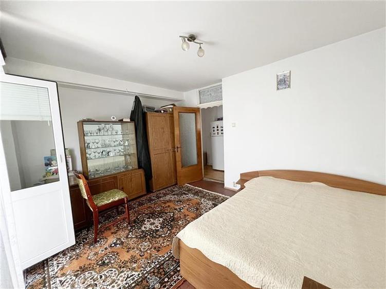 Apartament cu 3 camere decomandat, mobilat în Astra