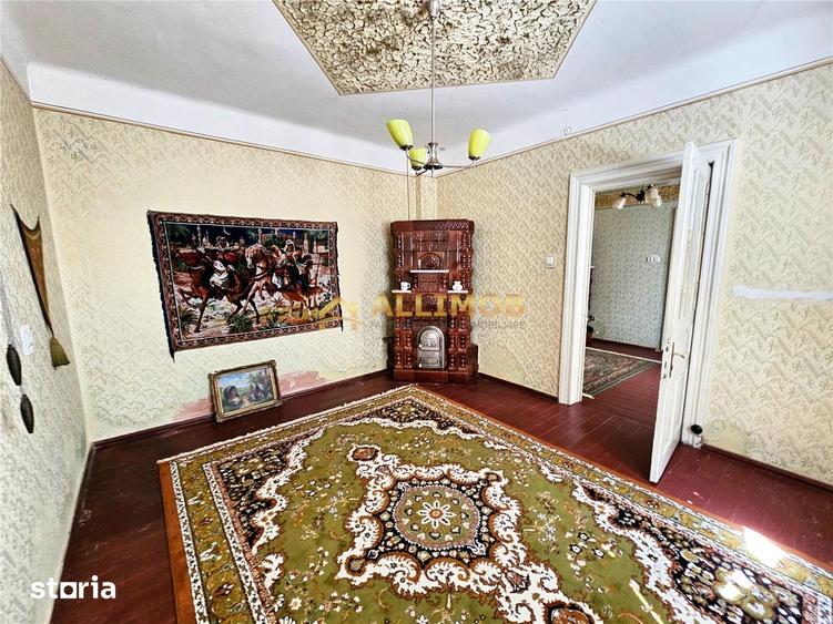 Casă cu 4 camere semidecomandat cu Teren 274 Mp în Ana Ipătescu