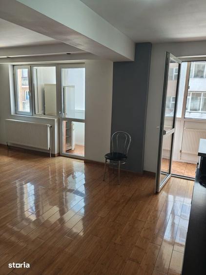 Apartament cu 2 camere decomandat în Calea București
