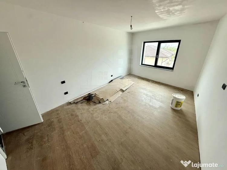 Casă cu 4 camere cu Teren 300 Mp în Calea București