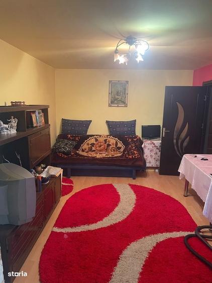 Apartament 3 camere, balcon, etaj 2, lift, zona I-uri - 2