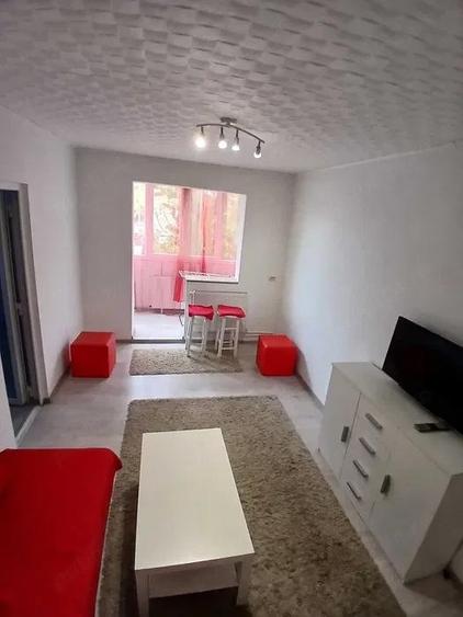 Inchiriez apartament, 2 camere. Zona: Vlaicu, Fat Frumos - Utilat cu centrala proprie. - 5