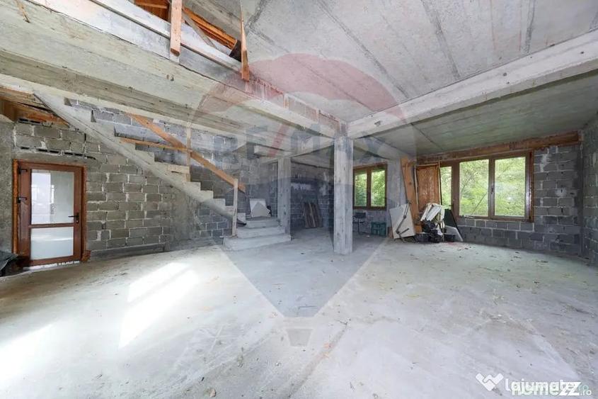 Casă cu 7 camere cu Teren 470 Mp în Gemenii