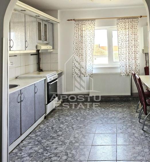 Apartament cu 2 camere semidecomandat, mobilat în Micălaca — fotografia 3
