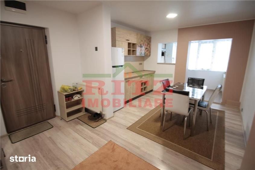 Apartament cu 3 camere semidecomandat în Central