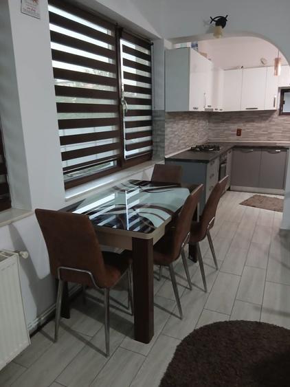 Casă cu 4 camere în Câmpului