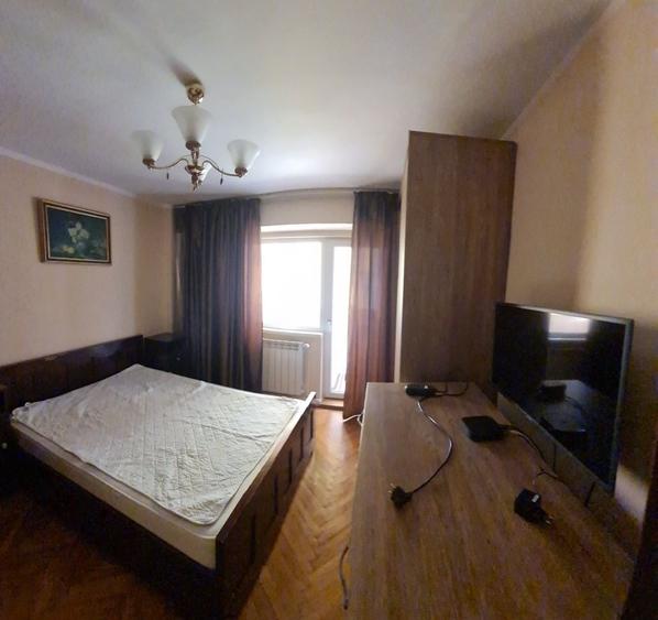 Apartament cu 3 camere decomandat, mobilat în Ultracentral