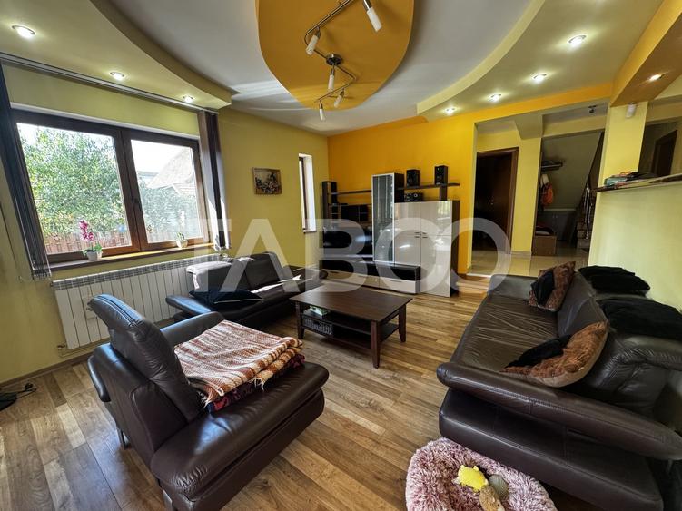 Duplex cu 5 camere cu Canalizare în Turnișor