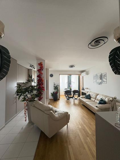 Apartament cu 3 camere decomandat, mobilat în Berceni