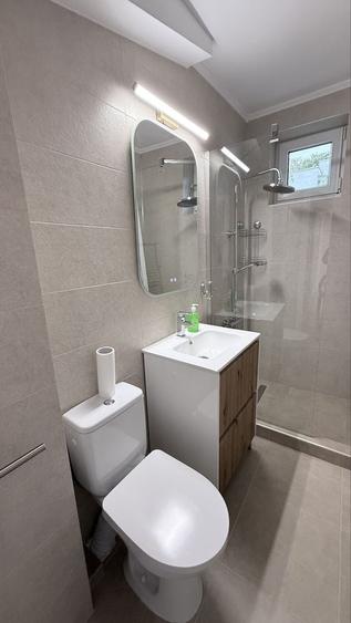 Apartament cu 3 camere semidecomandat în Cina