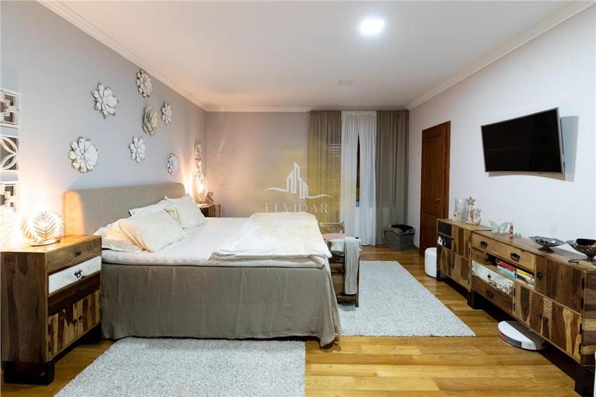 Casă individuală cu 4 camere cu Piscina în Dumbrăvița