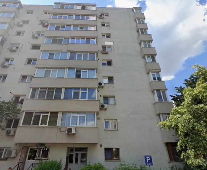 Apartament cu 4 camere decomandat în Dristor