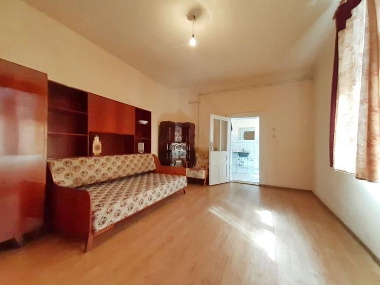 Casă individuală cu 3 camere cu Canalizare în Ultracentral