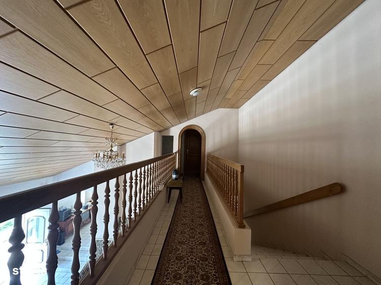 Casă cu 4 camere în Puchenii Mari
