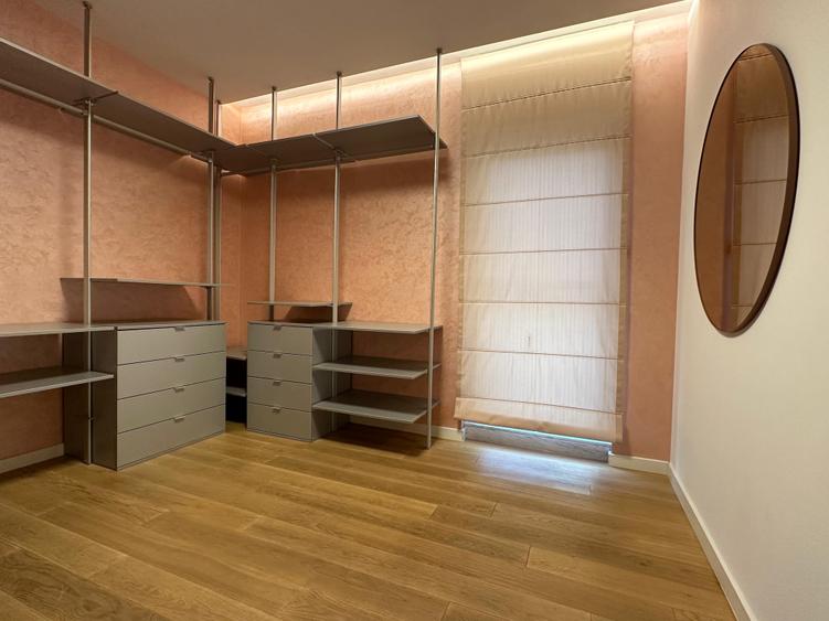 Apartament cu 4 camere în Herăstrău