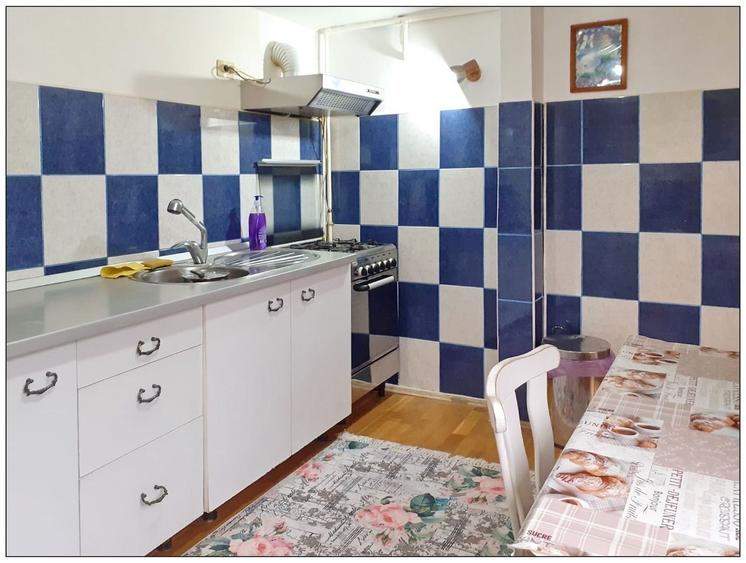 Casă individuală cu 8 camere cu Canalizare în Bran