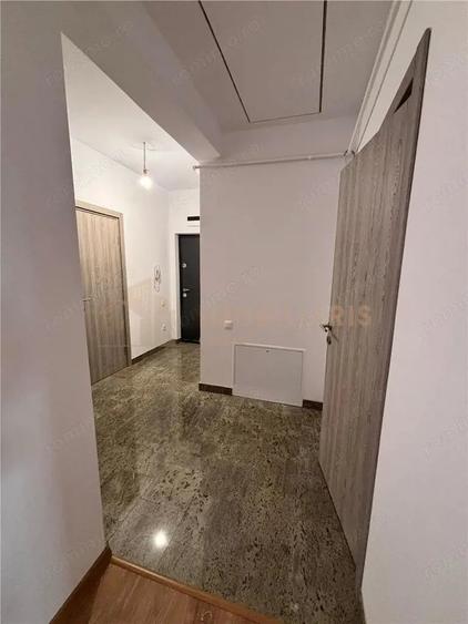 Apartament cu 3 camere în Independenței