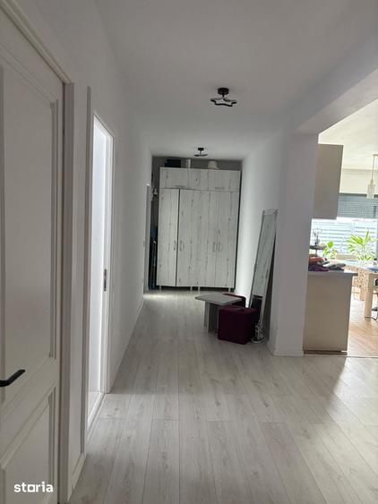 Casă cu 4 camere cu Teren 4000 Mp în Cârcea