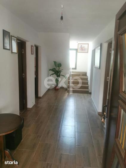 Casă cu 5 camere cu Teren 700 Mp în Dragomirești