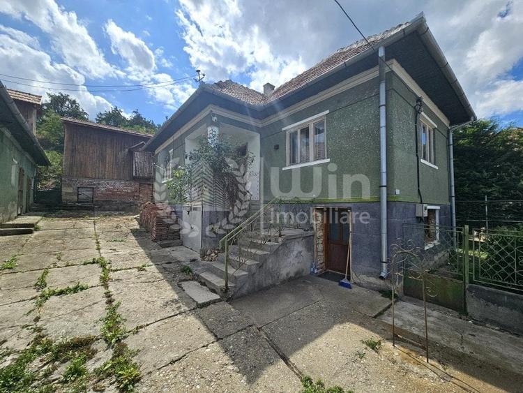 Casă individuală cu 2 camere cu Garaj în Gheorghieni