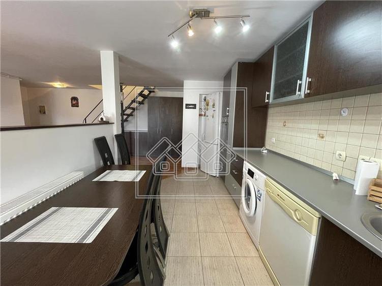 Apartament cu 2 camere decomandat în Valea Aurie