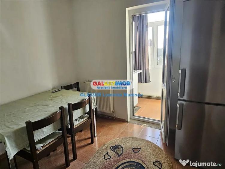 Apartament cu 2 camere decomandat în Micro 12