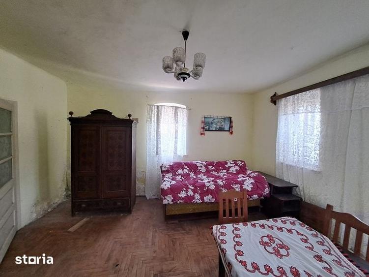 Casă cu 4 camere cu Teren 2400 Mp în Balinț