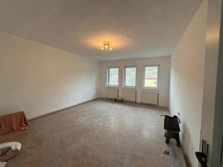 Apartament cu 2 camere decomandat în Luncă