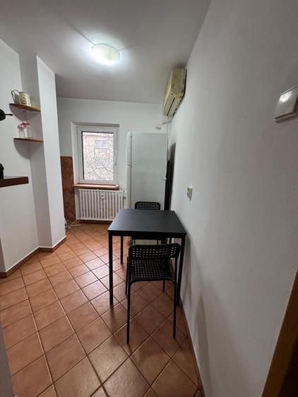 Garsonieră decomandată în Lujerului