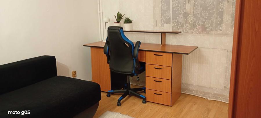 Apartament cu 3 camere decomandat, mobilat în B-dul București