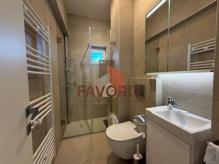 Apartament cu 4 camere decomandat, mobilat în Central