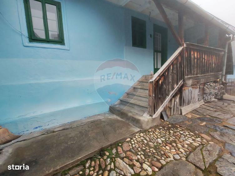 Casă cu 3 camere cu Teren 767 Mp în Poiana Sibiului