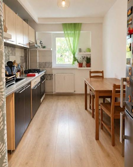 Apartament cu 3 camere semidecomandat în Iancului