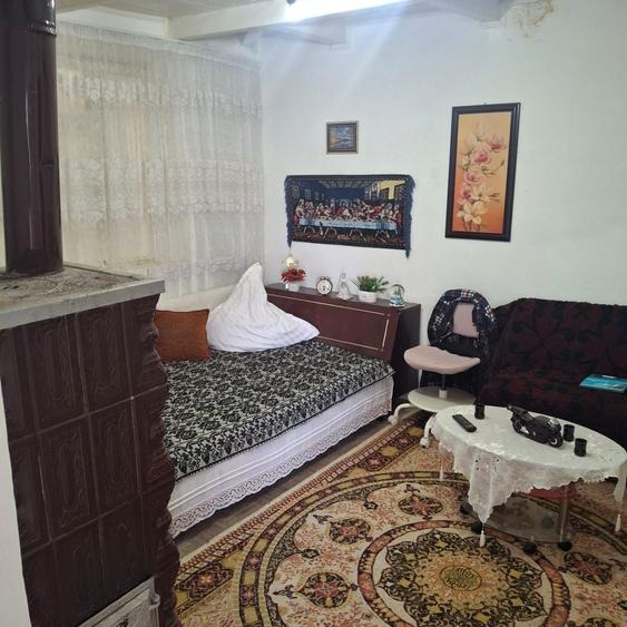 Casă cu 3 camere în Vetrișoaia