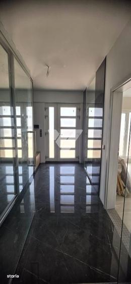 Casă cu 4 camere cu Teren 1190 Mp în Sadu
